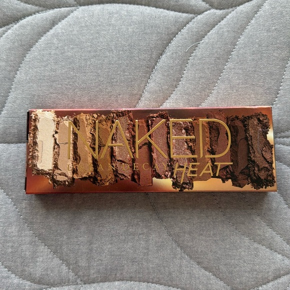 Urban Decay Naked Heat eyeshadow palette - Picture 1 of 5